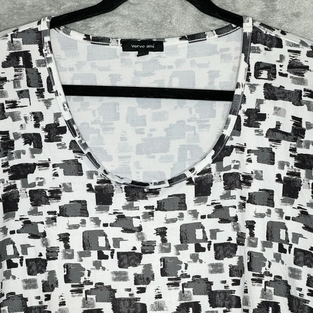 Verve Ami XL Shirt Top Gray Geometric Bell 3/4 Sleeve Scoop Neck Stretch Womens